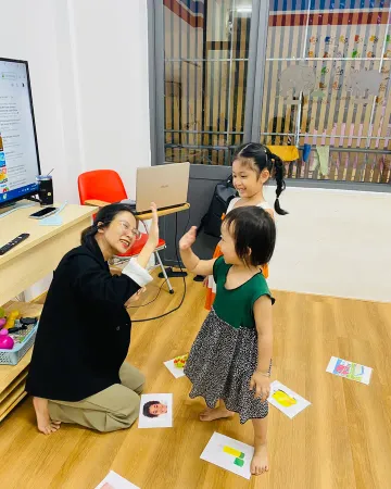 Lớp học tại Embassy Language